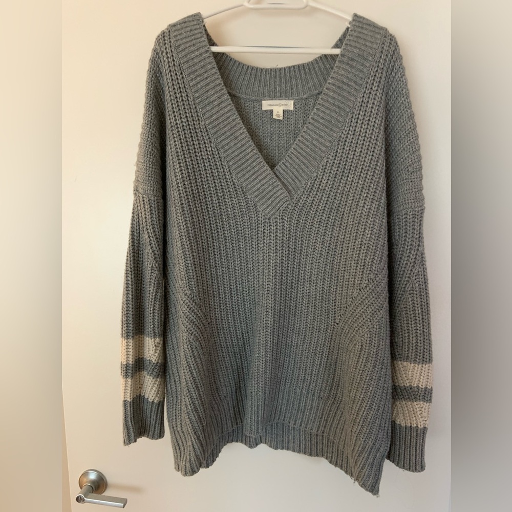 Treasure & Bond grey sweater with tags